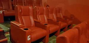 lot 335 image: Lot of 4 Luxury Media Lounge Chairs CHAIRS DO NOT HAVE POWER