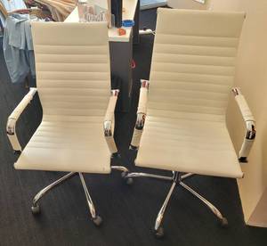 lot 1 image: LOT OF 2 WHITE LEATHER STYLE OFFICE CHAIRS WITH CHROME FRAME AS SHOWN. EACH APPROX. 25 W X 25 D X 40 H. (SOLD 2 X THE MONEY)