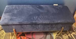 lot 14 image: STORAGE BENCH IN COLOR AS SHOWN. APPROX. 42.5 w X 17 d X 17 h.