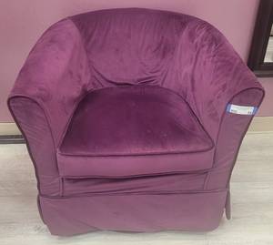 lot 54 image: VELVET SWIVEL ARMCHAIR IN COLOR AS SHOWN. 28.75 W x 27 D x 26 H.