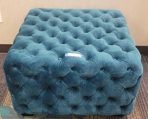 lot 63 image: VELVET TUFTED OTTOMAN IN DESIGN AND COLOR AS SHOWN. APPROX. 28 x 28 x 17 H.