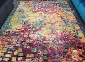 lot 67 image: SAFAVIEH MONACO RUG IN DESIGN AND COLOR AS SHOWN. APPROX. 8 FT X 10 FT.