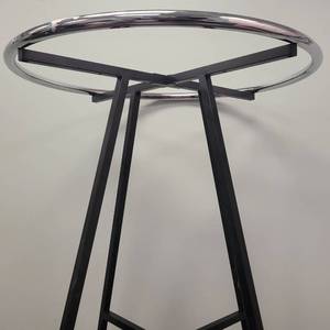 lot 129 image: CALLAPSIBLE ROUND CLOTHING RACK WITH ADJUSTABLE HEIGHT AS SHOWN.