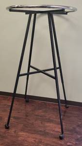 lot 130 image: CALLAPSIBLE ROUND CLOTHING RACK WITH ADJUSTABLE HEIGHT AS SHOWN.