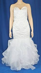 lot 278 image: WEDDING DRESS IN DESIGN AND COLOR AS SHOWN. SIZE 18.
