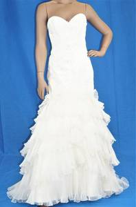lot 303 image: WEDDING DRESS IN DESIGN AND COLOR AS SHOWN. SIZE 6.