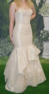 lot 348 image: WEDDING DRESS IN DESIGN AND COLOR AS SHOWN. SIZE 8.
