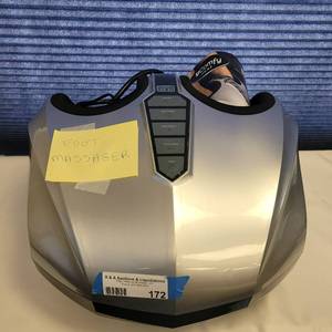 lot 172 image: UCOMFY SHIATSU FOOT MASSAGER WITH HEAT 9209 WITH INSTRUCTION MANUAL AS SHOWN.