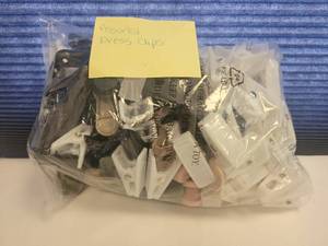 lot 189 image: BAG OF ASSORTED DRESS CLIPS AS SHOWN. GENEROUS COUNT.