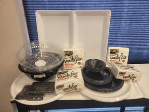 lot 254 image: LOT OF PARTY PLATTERS AND PLASTIC WARE INCLUDING PLATES, BOWLS, NAPKINS AND STRAWS AS SHOWN.