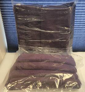 lot 257 image: PACKAGED TOWELS AS SHOWN