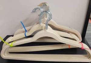 lot 416 image: LOT OF VELVET HANGERS IN COLOR AS SHOWN.