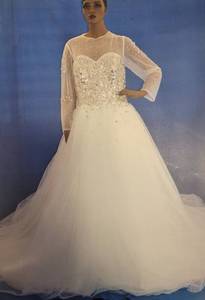lot 456 image: SEQUINS WEDDING DRESS IN DESIGN AND COLOR AS SHOWN.