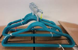 lot 506 image: LOT OF VELVET HANGERS IN COLORS AS SHOWN.