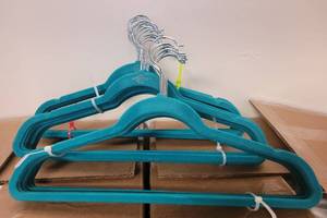 lot 508 image: LOT OF VELVET HANGERS IN COLORS AS SHOWN.