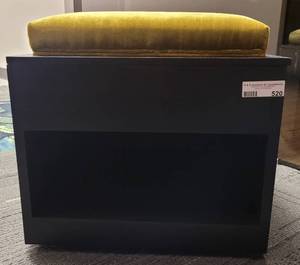 lot 520 image: CUBE STORAGE OTTOMAN WITH REVERSIBLE TRAY TOP. APPROX. 18 X 18 X 17.