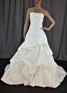 lot 90 image: LOT OF 10 NEW WEDDING DRESSES IN DESIGN AND COLOR AS SHOWN. (SOLD 10 X THE MONEY)