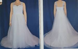 lot 20 image: WEDDING DRESS IN DEISGN AND COLOR AS SHOWN. SIZE 28