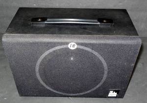 lot 18 image: THE SINGING MACHINE SP 4 EXTERNAL SPEAKER