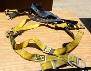 lot 33 image: Commercial Grade SAIA SAFETY HARNESS