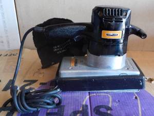 lot 44 image: CRAFTSMAN HEAVY DUTY VINTAGE SANDER WDUST BAG - WORKS GREAT 