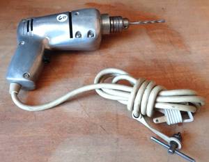 lot 60 image: WORKING VINTAGE MONTGOMERY WARD DRILL  MODEL  TPC 9225A