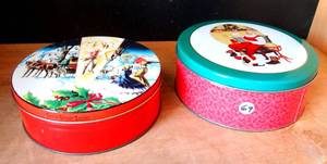 lot 69 image: ROUND VINTAGE CHRISTMAS TINS IN EXCELLENT CONDION - VERY COLLECTABLE 