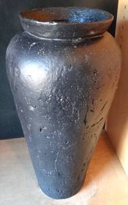 lot 93 image: 22 TALL BLACK DECORATOR VASE