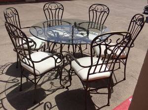 lot 101 image: INCREDIBLE WROUGHT IRON 6 SEAT TABLE AND CHAIRS WITH GLASS TOP - VERY COMFORTABLE $$$