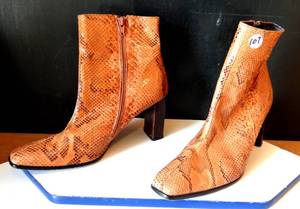lot 107 image: $$$ WOMENS SNAKESKING HEEL BOOTS - MADE IN SPAIN SIZE 8