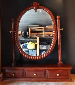 lot 156 image: BEAUTIFUL WOODEN DRESSER TOP MIRROR WITH 3 DRAWERS - GREAT DETAIL AND CARVINGS $$