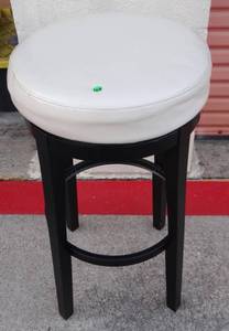 lot 168 image: SUPER COMFY SWIVEL PADDED SEAT BAR TOOL