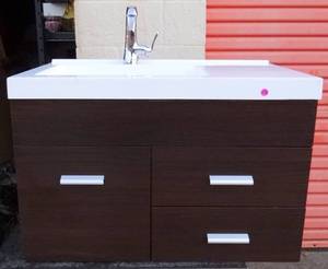 lot 172 image: BIG $ ITEM - SHEFFIELD HOME WALL MOUNT VANITY - MODEL EV1057 - NEWW MANUAL AND DELTA FAUCET $$$