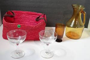 lot 185 image: MISCELLANEOUS LOT AS SHOWN WITH VINTAGE PITCHER AND GLASS