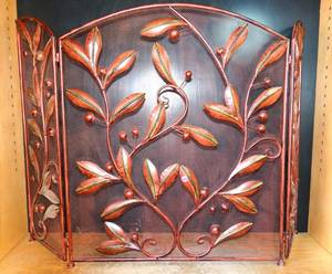 lot 204 image: METAL FINISH TRI-FOLD FIREPLACE SCREEN - APPROX 31 TALL