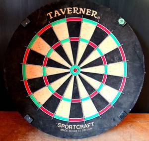 lot 222 image: TAVENER SPORCRAFT PROFESSIONAL COMPETITION DART BOARD