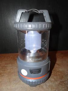 lot 233 image: OZARK TRAIL PORTABLE LANTERN - NEEDS 3 D BATTERIES