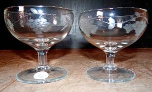 lot 246 image: PRETTY ETCHED DESERT GLASSES AS SHOWN