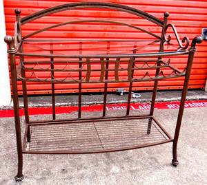 lot 266 image: STYLISH LIKE NEW METAL AND GLASS WINE RACK BAR TABLE