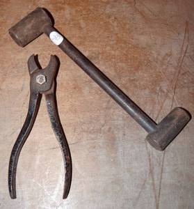 lot 280 image: VINTAGE TOOL LOT AS DISPLAYED