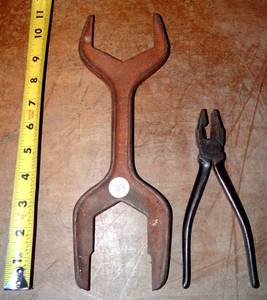 lot 283 image: VINTAGE TOOL ASSORTMENT AS SHOWN