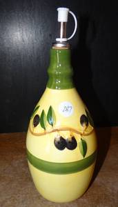 lot 287 image: PRETTY YELLOW AND GREEN OIL DECANTER