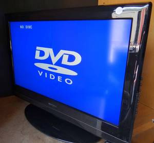 lot 295 image: Insignia NS-LDVD26Q-10A 26 Inch HD TVDVD Player HDMI VGA