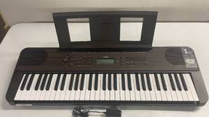 lot 2 image: Yamaha PSR-E360DW Electronic Keyboard Piano (works)