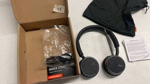 lot 48 image: Plantronics Voyager 4200 UC Headset