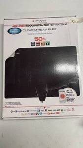 lot 86 image: Antennas Direct Clearstream Amplified Indoor HD Ultra-Thin Antenna