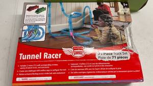 lot 113 image: Tunnel Racer 71-pc w 2 racers