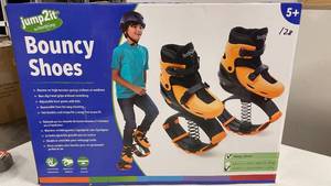 lot 128 image: Jump2it Bouncy Shoes Yellow Large (Size 5-7 for less than 150lbs)