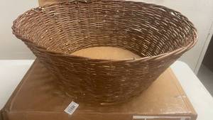 lot 186 image: Tree Collar Plow & Hearth 27.5 65B01