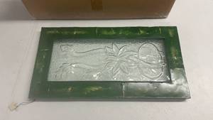lot 200 image: Glass Lotus Frame Dcor